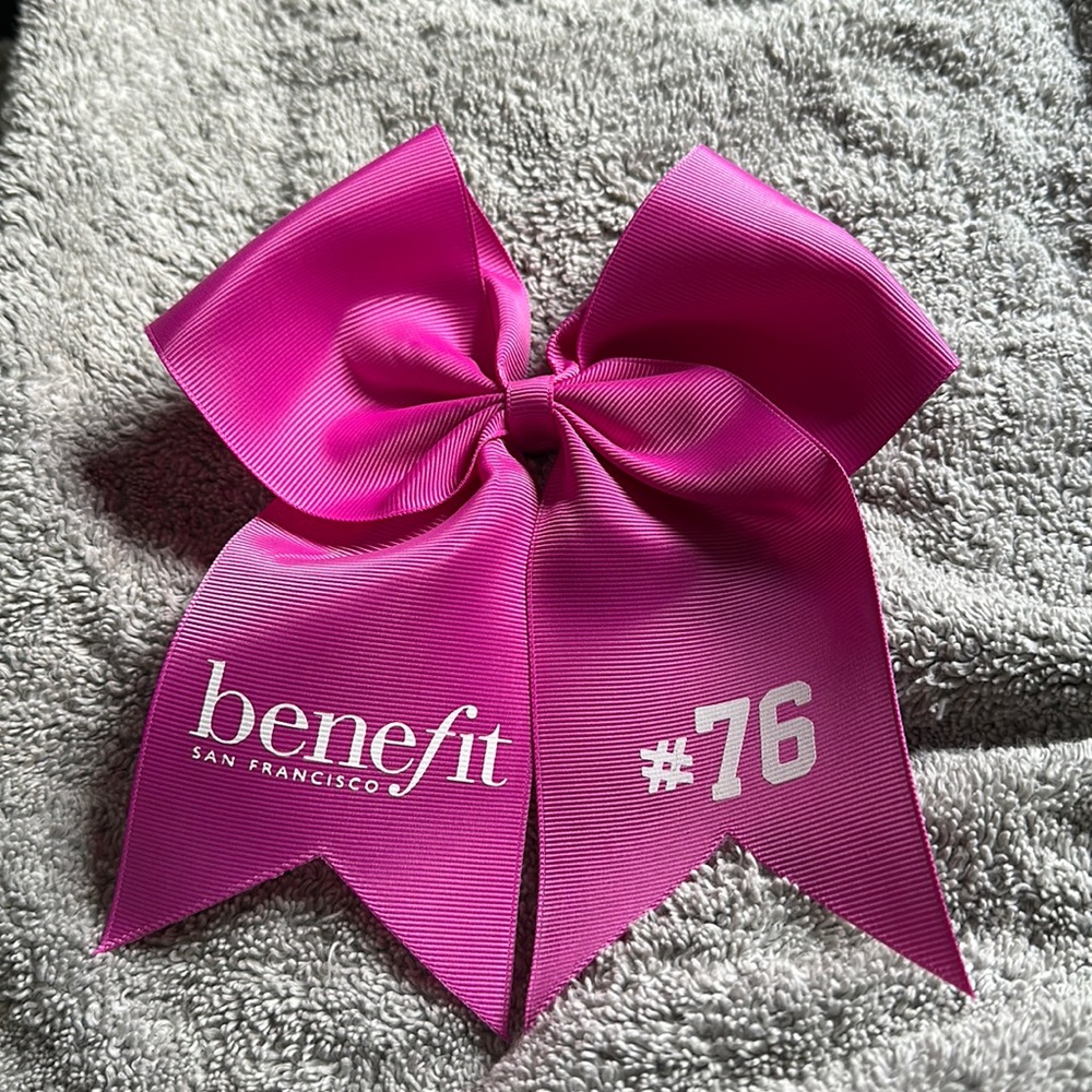 Benefit cosmetics cheer bow